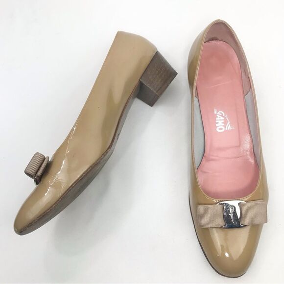 Salvatore Ferragamo VARA Golden Tan Patent Leather Bow Ballet Pump - Picture 4 of 16